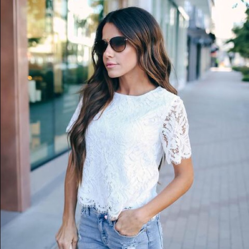 ‘Style File’ Lace Top In White - Picture 4 of 8